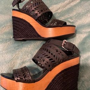 Ralph Lauren women’s leather sandals. Size 6.